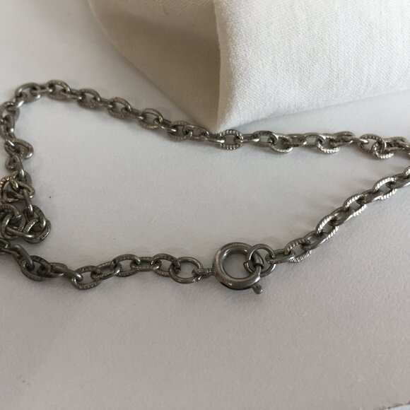 Vintage Owl Pendant Necklace Openwork Metal - Picture 7 of 7
